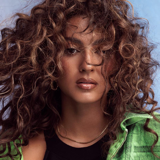 صورة Tori Kelly الشخصية | RvewX