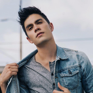 صورة Sam Tsui الشخصية | RvewX