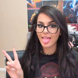 صورة SSSniperWolf 